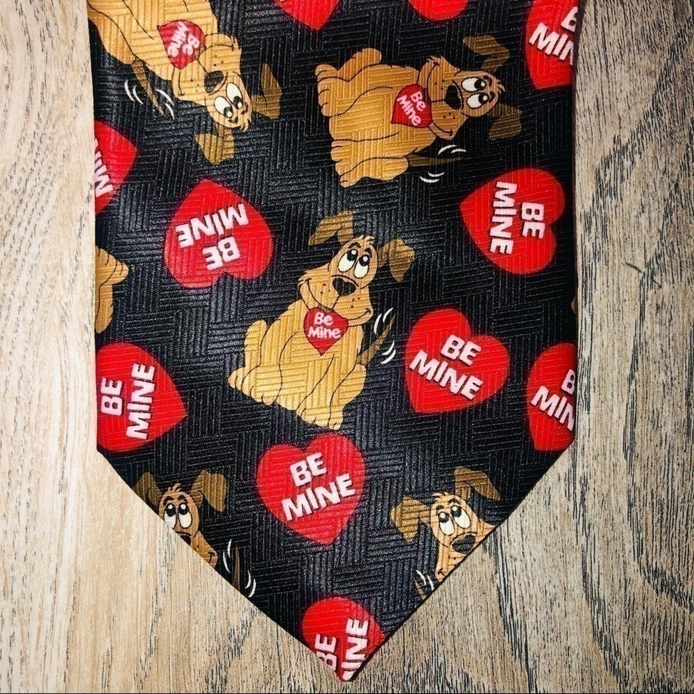 Valentine’s Day Be Mine Red Heart Dog Tie - Picture 3 of 7